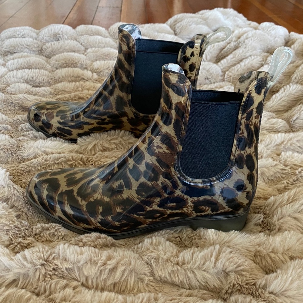 J Crew cheetah print rain boots - size 6